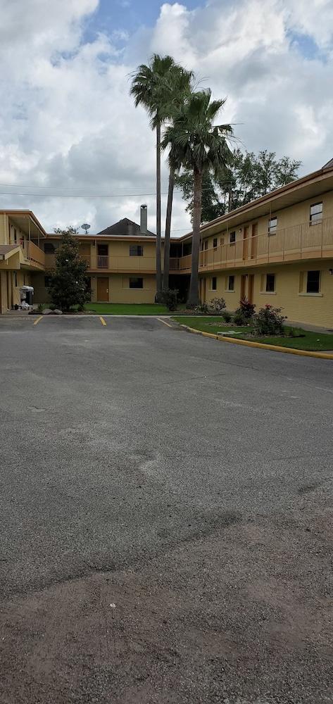 Rodeway & Near Medical Center Houston